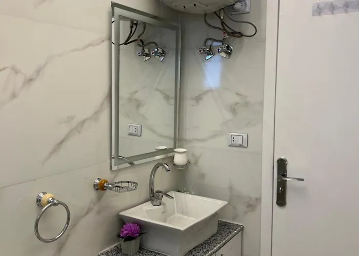 White House Apartment *